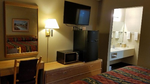 Royal Motor Inn - image 6