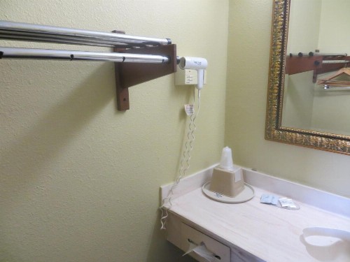 La Grange Executive Inn and Suites - image 20