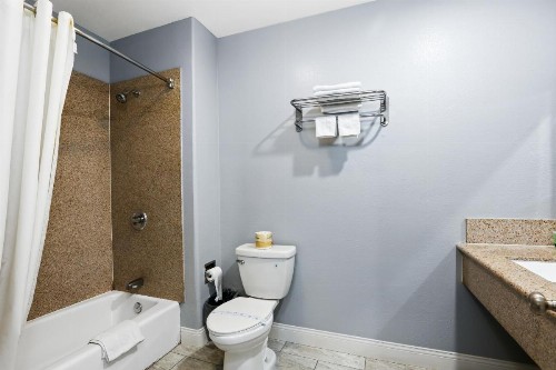 3rd Avenue Inn - image 11