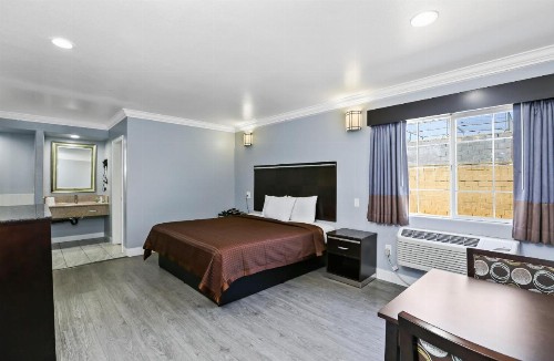 3rd Avenue Inn - image 19
