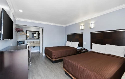3rd Avenue Inn - image 20