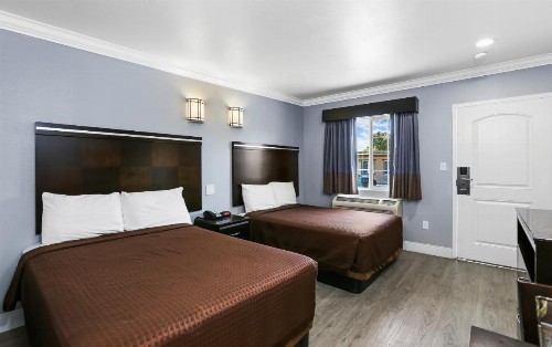 3rd Avenue Inn - image 22