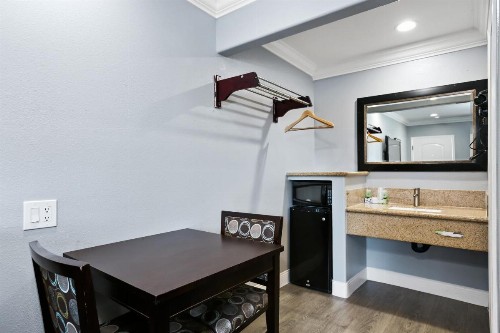 3rd Avenue Inn - image 25