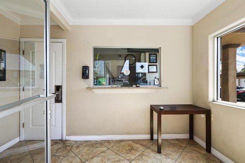 3rd Avenue Inn - image 3