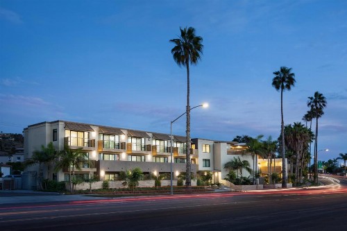 Holiday Inn Express and Suites La Jolla - Windansea Beach and IHG Hotel