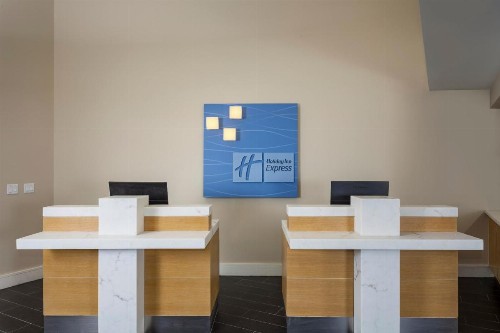 Holiday Inn Express and Suites La Jolla - Windansea Beach and IHG Hotel - image 12