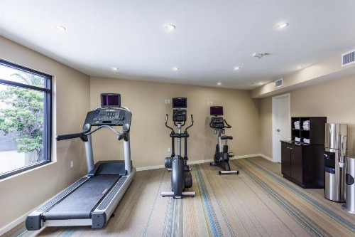 Holiday Inn Express and Suites La Jolla - Windansea Beach and IHG Hotel - image 18