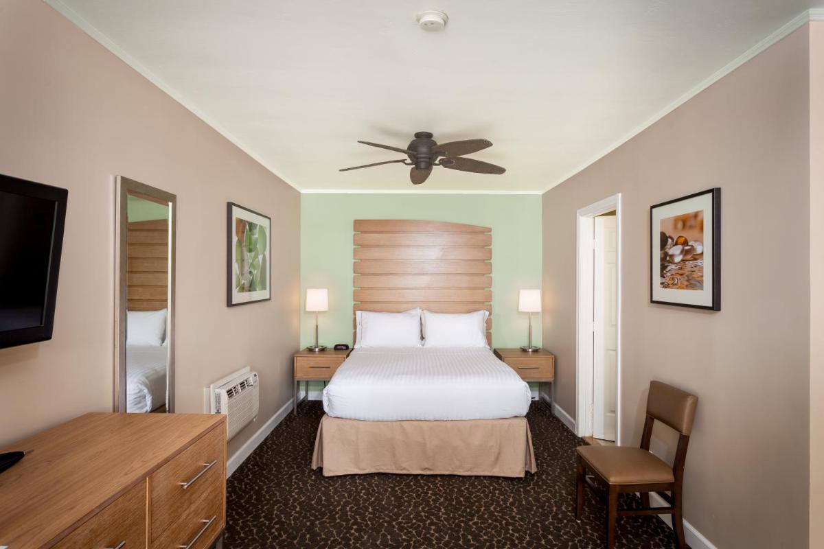 Holiday Inn Express and Suites La Jolla - Windansea Beach and IHG Hotel - image 2