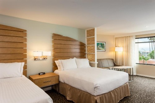 Holiday Inn Express and Suites La Jolla - Windansea Beach and IHG Hotel - image 20