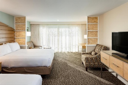 Holiday Inn Express and Suites La Jolla - Windansea Beach and IHG Hotel - image 6