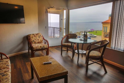 Pantai Inn - image 35