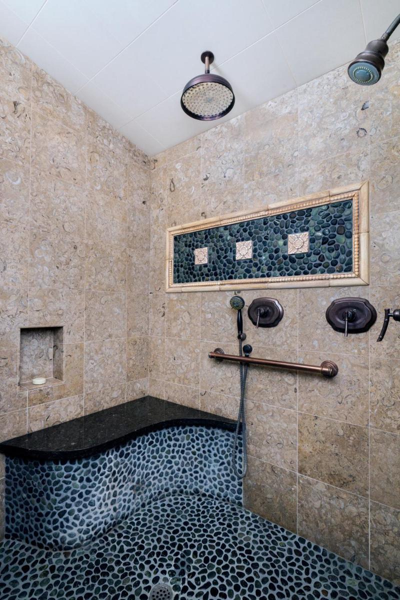 Pantai Inn - image 4