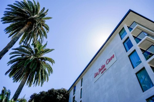 La Jolla Cove Suites - image 2
