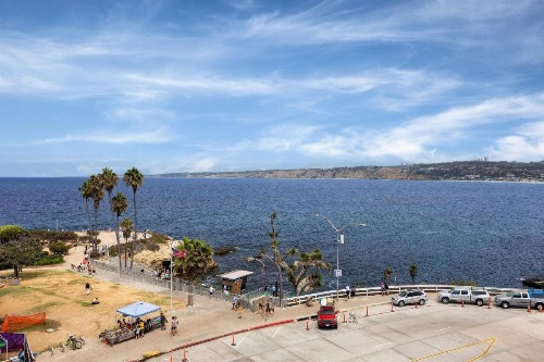 La Jolla Cove Suites - image 35