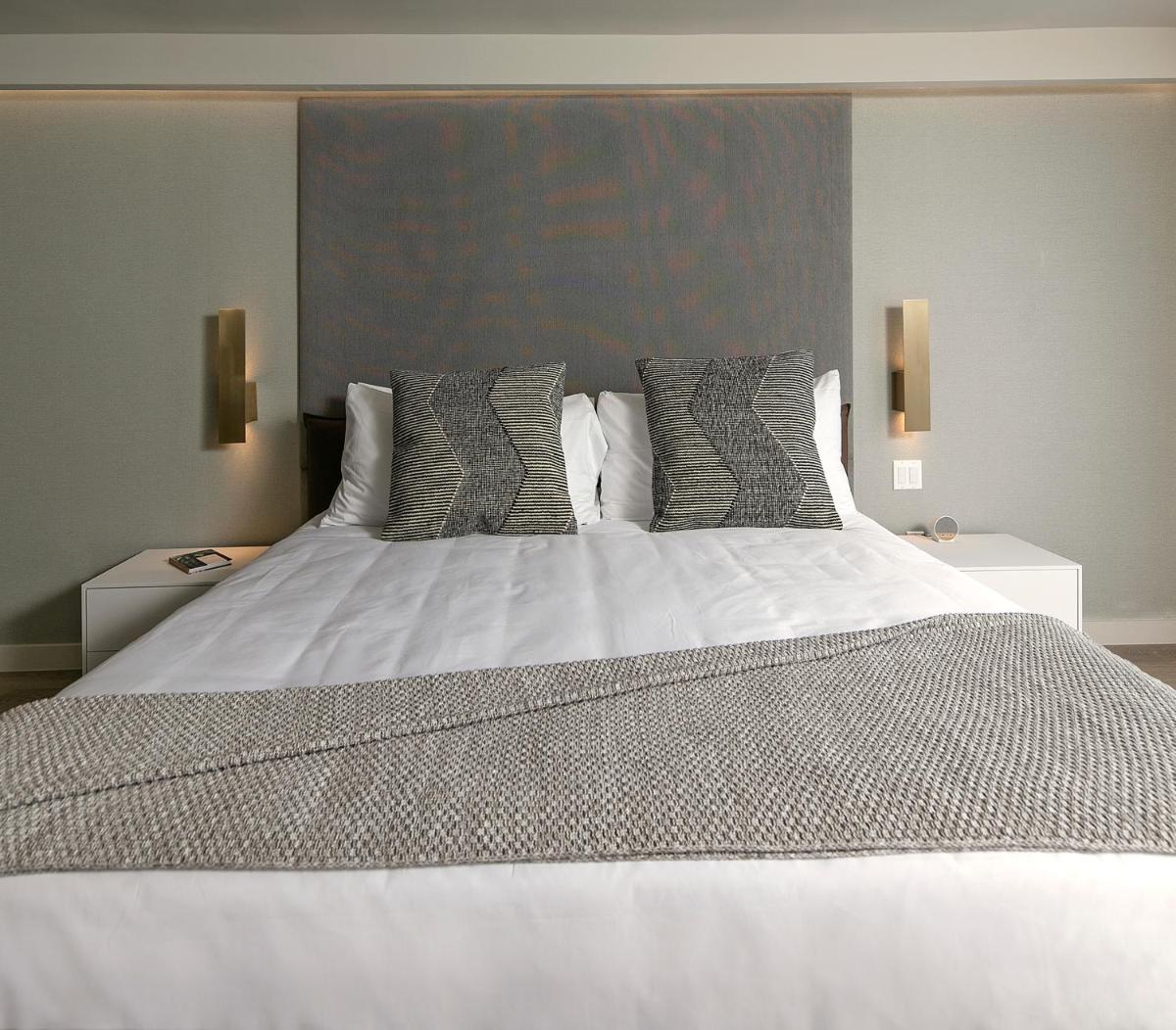 La Jolla Cove Suites - image 5