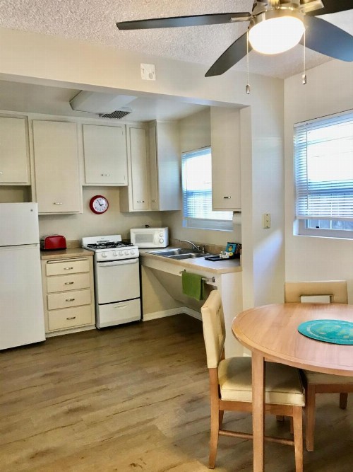 La Jolla Riviera Inn - image 2