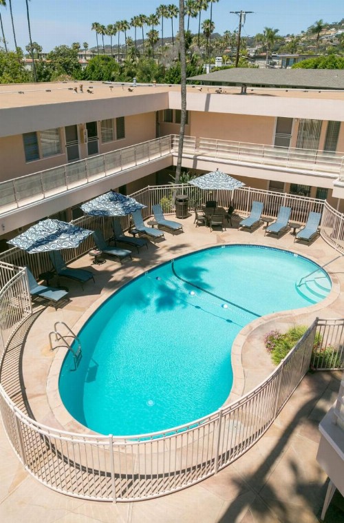 La Jolla Riviera Inn - image 9