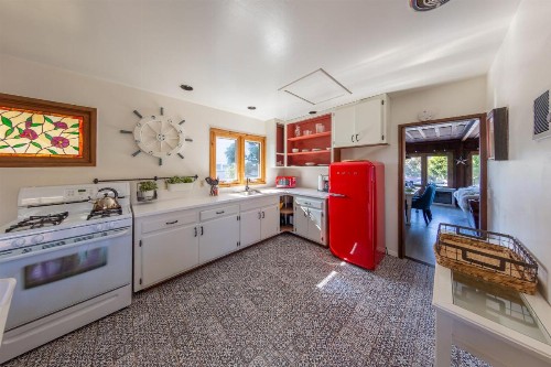 Redwood Hollow Cottages - image 26