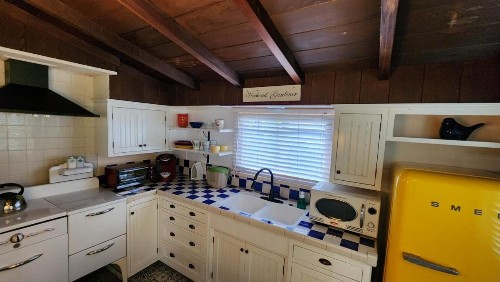 Redwood Hollow Cottages - image 3