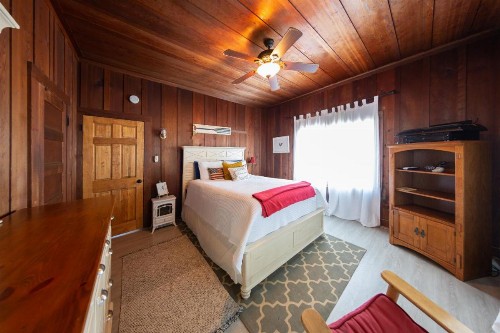Redwood Hollow Cottages - image 33