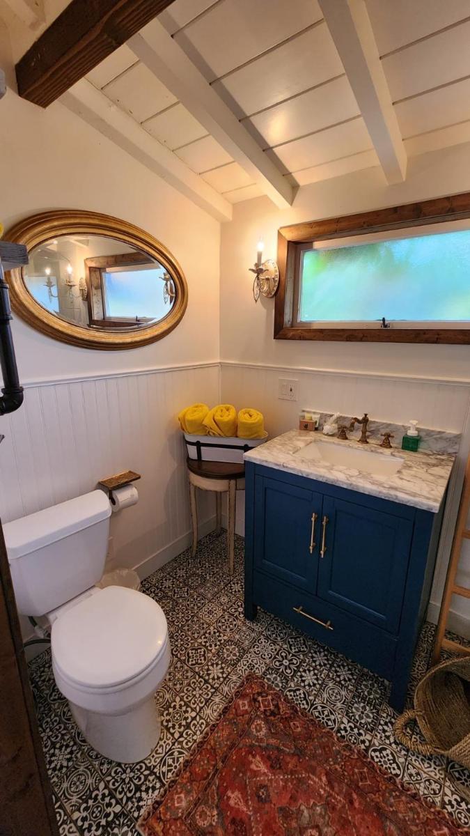 Redwood Hollow Cottages - image 5