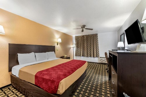 Econo Lodge La Junta - image 10