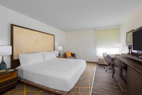 Holiday Inn La Mirada near Anaheim an IHG Hotel - image 15