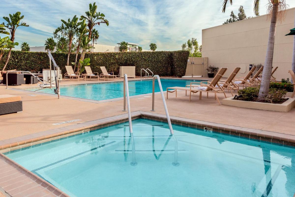 Holiday Inn La Mirada near Anaheim an IHG Hotel - image 2