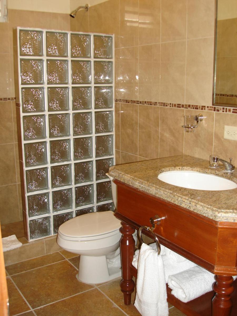 Parador Turtle Bay Inn - image 7