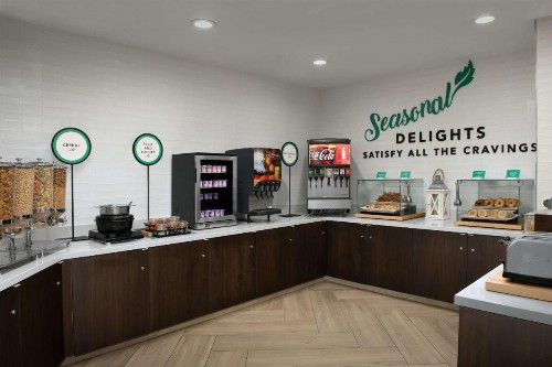 Embassy Suites La Quinta Hotel & Spa - image 11
