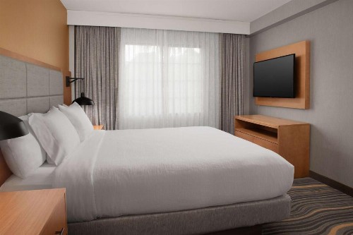 Embassy Suites La Quinta Hotel & Spa - image 17