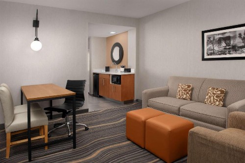 Embassy Suites La Quinta Hotel & Spa - image 18