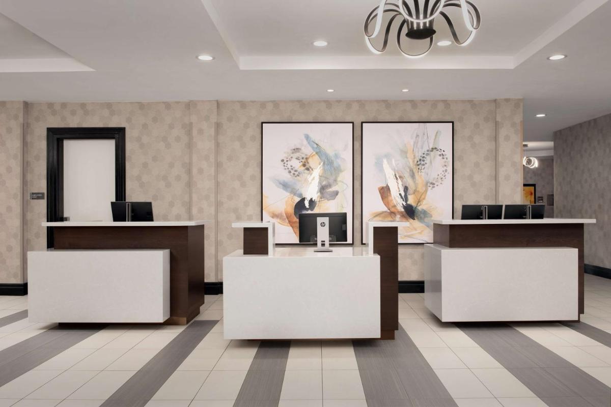 Embassy Suites La Quinta Hotel & Spa - image 3