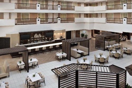 Embassy Suites La Quinta Hotel & Spa - image 4