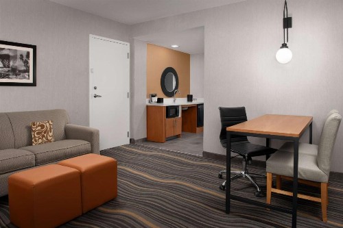 Embassy Suites La Quinta Hotel & Spa - image 40