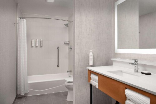 Embassy Suites La Quinta Hotel & Spa - image 43