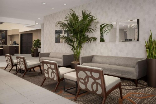 Embassy Suites La Quinta Hotel & Spa - image 8