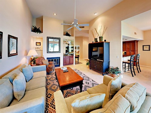 Oak Tree Condominium - image 1