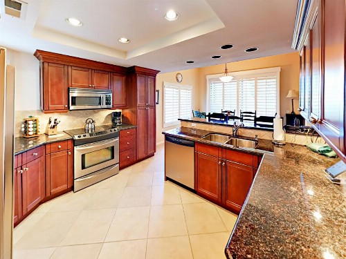 Oak Tree Condominium - image 8