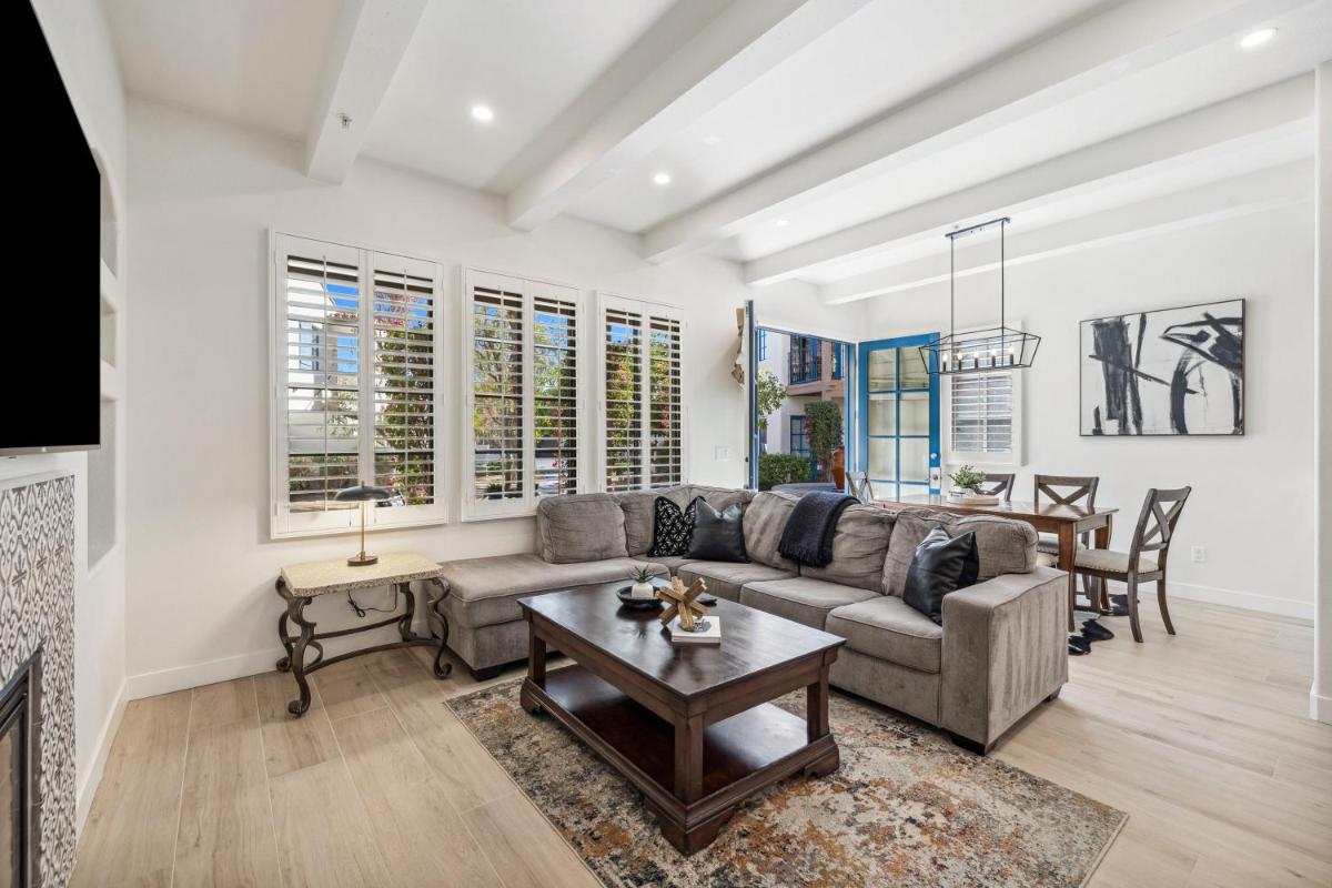 (T21) Lux Villa With Fountain View Condo - main image