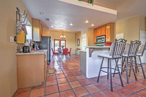 La Quinta Desert Abode with Courtyard and Mtn Views! - image 7