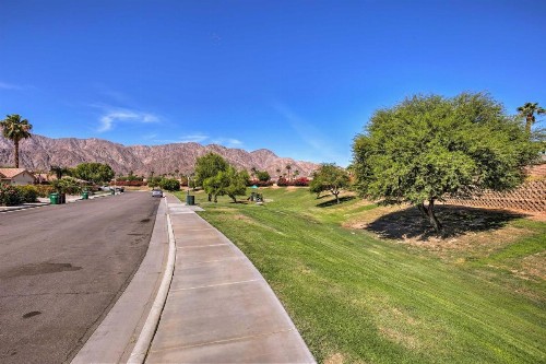 65355 Luxury 3BR Desert Retreat Near Coachella! - image 2