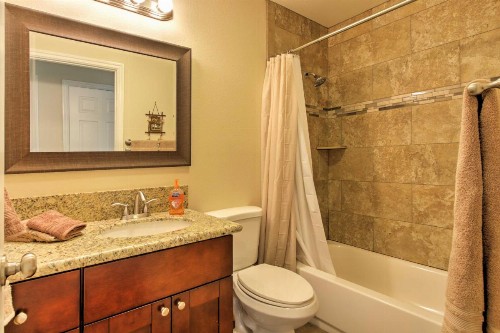 65355 Luxury 3BR Desert Retreat Near Coachella! - image 9