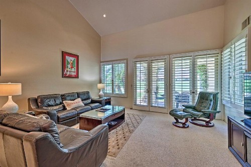 La Quinta Resort Escape with Golf Course Views! - image 4