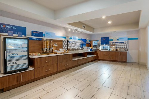 Holiday Inn Express Hotel & Suites - The Villages an IHG Hotel - image 25