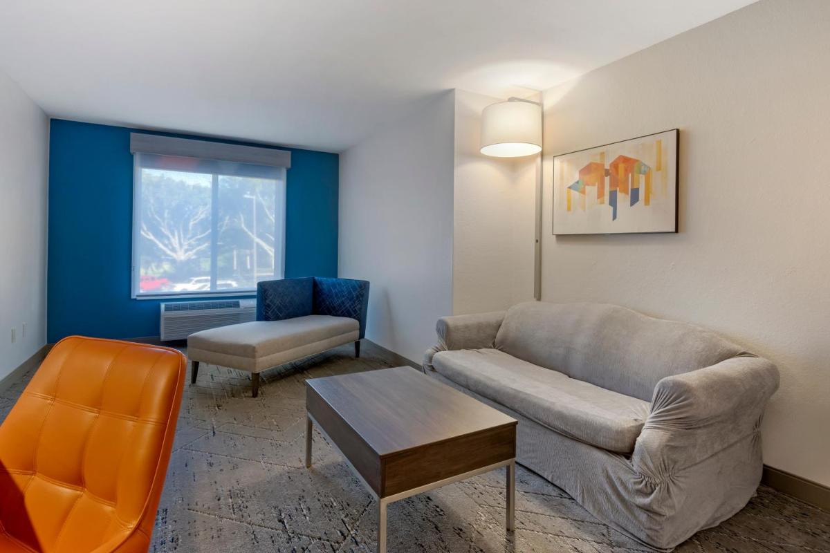Holiday Inn Express Hotel & Suites - The Villages an IHG Hotel - image 5