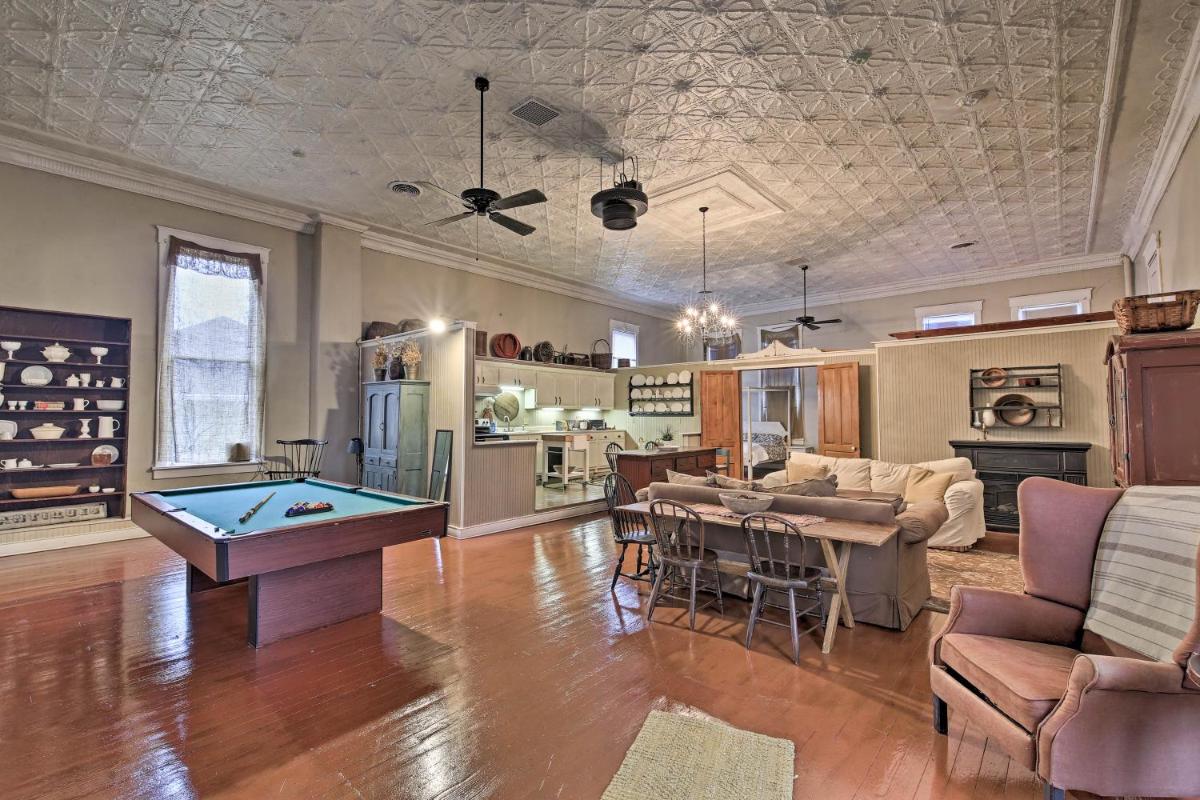 Dayton Apt - 10 Miles to Purdue University! - main image