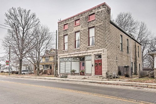 Dayton Apt - 10 Miles to Purdue University! - image 11