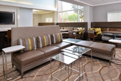 Holiday Inn Express Hotel & Suites Lafayette an IHG Hotel - image 2