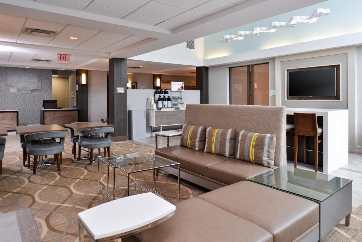 Holiday Inn Express Hotel & Suites Lafayette an IHG Hotel - image 6